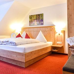Standard Zimmer mit Kingsize-Bett